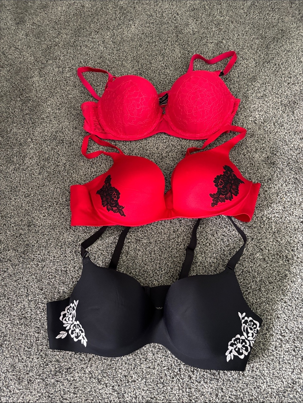 Victoria's Secret Red & Black Lace Push-Up Bra Trio - Picture 14 of 14